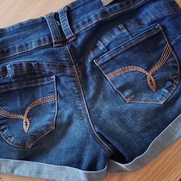 YMI button fly shorts - Picture 3 of 7